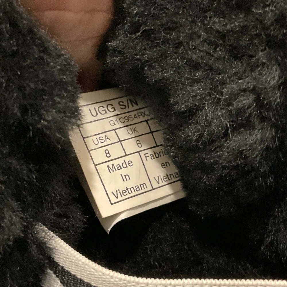 UGG Disco Slide Fur Platform Sandals Black Sheepskin  LIKE NEW Size 8